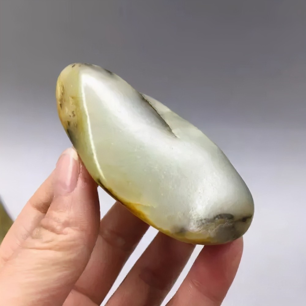 科普一下和田玉的绺裂到底指的是什么绺裂算不算瑕疵