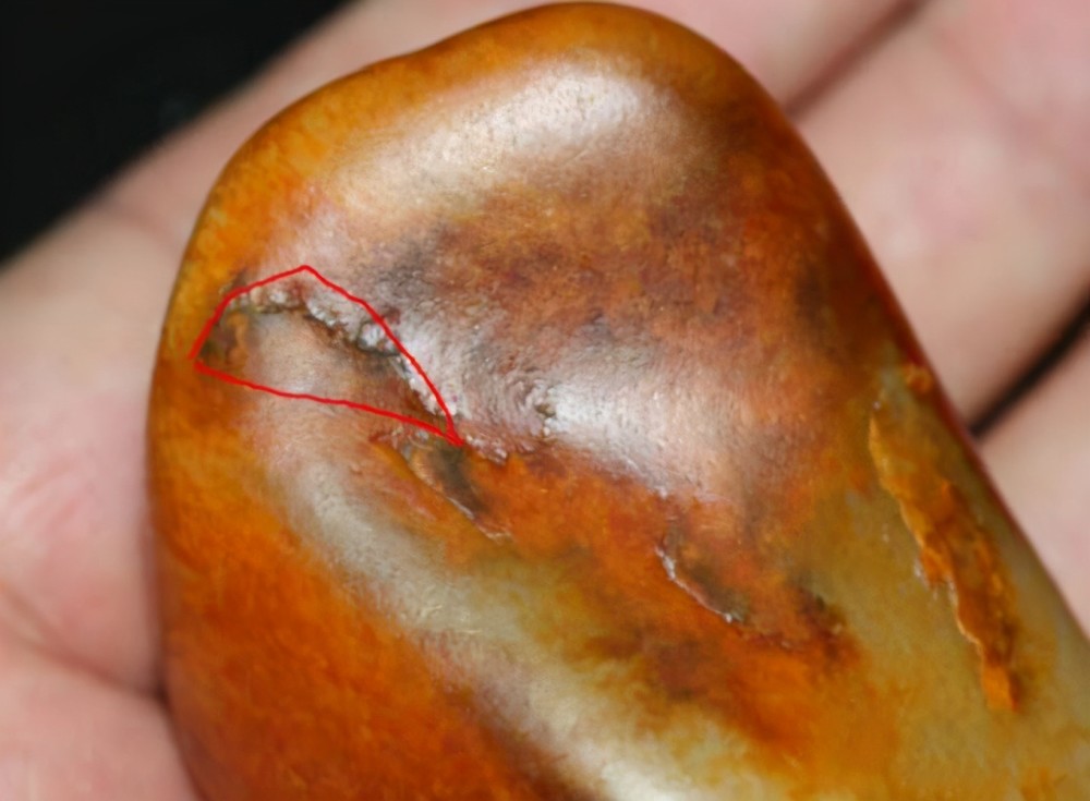 科普一下,和田玉的绺裂到底指的是什么?绺裂算不算瑕疵