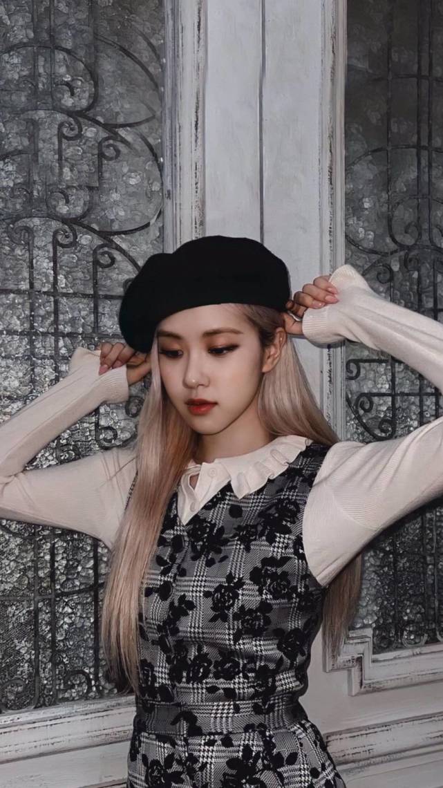 blackpink晒后台照预告演唱会五花肉黑白配双j脸贴脸亲密