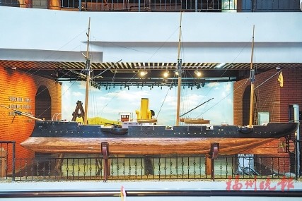 博物馆内有两件国家一级文物,分别是"通济"舰舵轮和一台皮带式老车床