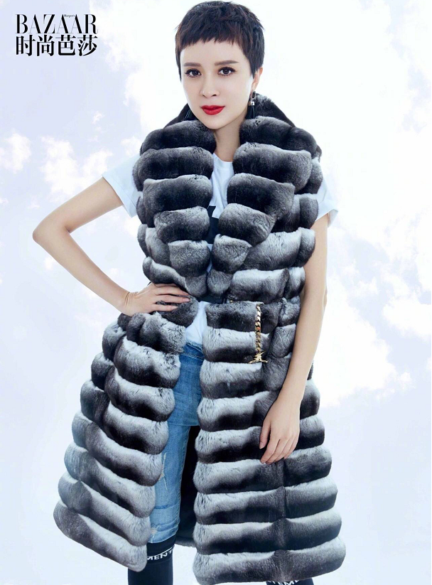 金巧巧自称演不了农村人，却凭一己之力，将时尚芭莎带回八十年代