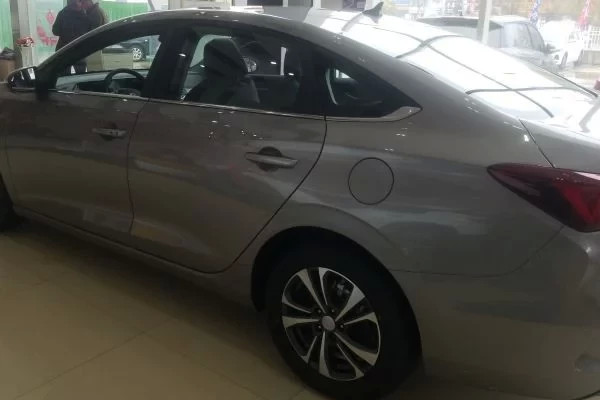 只降价6000元长安逸动plus裸车669万起工薪族都买得起