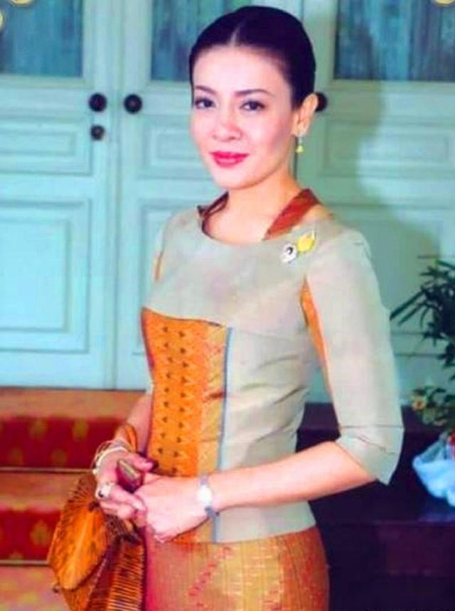 西拉米王妃得知自己要被释放,现场问了一句,让人无不动容