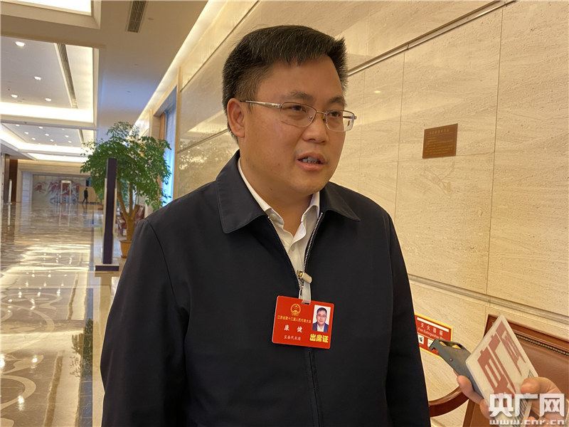 江西省人大代表康健加快高安融入大南昌都市圈进程