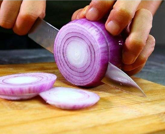洋葱怎么做好吃?(中西餐中的灵魂妙用)_腾讯新闻