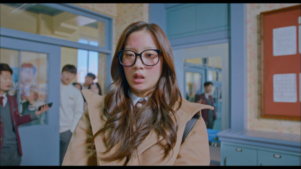 文佳煐素颜遭公审黄仁烨狠呛绿茶婊车银优亲吻认爱双骑士护花