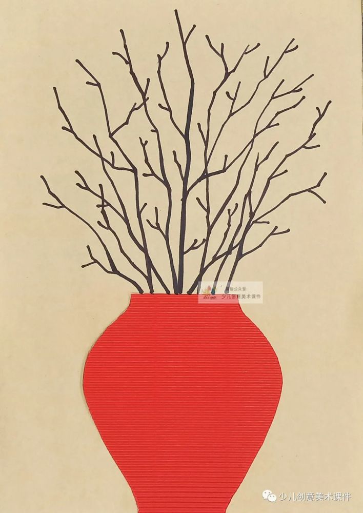 的卡纸上画出福袋,灯笼,红包等喜庆的节日元素,剪下来,"挂"在银柳枝头