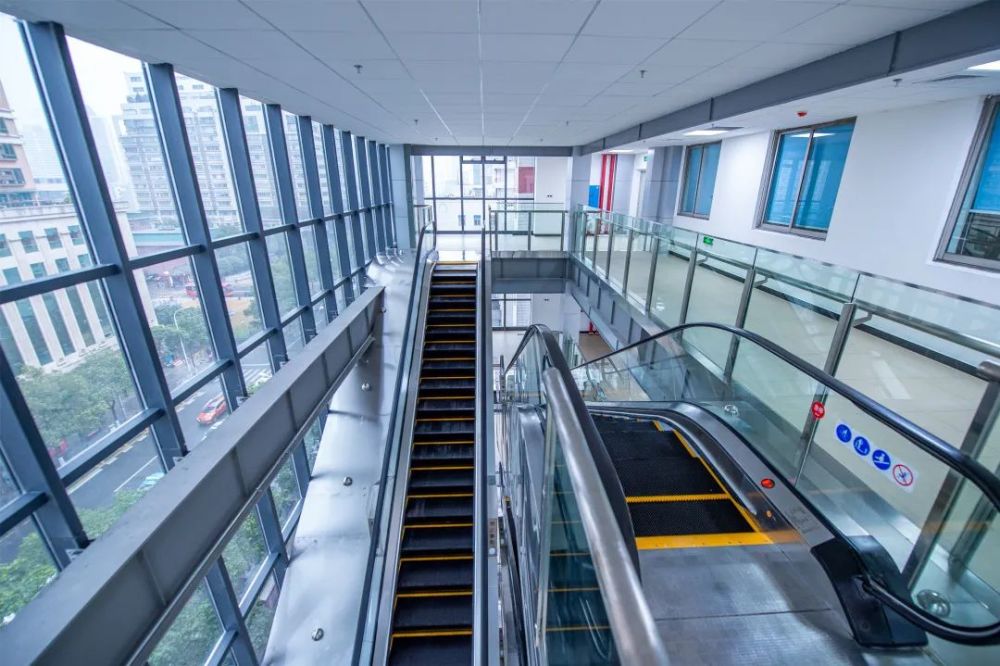 点赞湖南省人民医院天心阁院区门诊自动扶梯正式启用