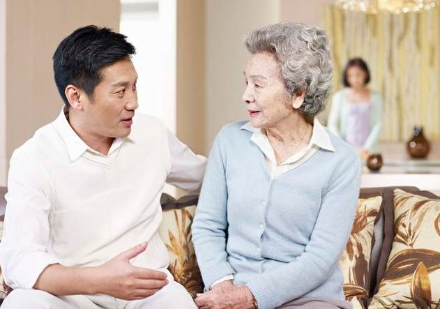 70岁母亲哭诉对待儿女一定要公平太偏心下场就会跟我一样