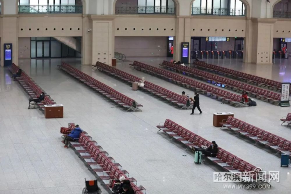 为去年同期的57春运首日哈站运客4000余人次