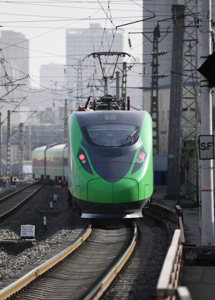 关注春运西安至渭南时速160公里复兴号动车组首开