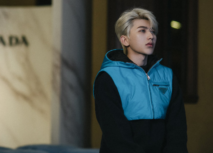 蔡徐坤饭圈强迫氪金无论年龄职业人均四位数粉丝用表情包回怼