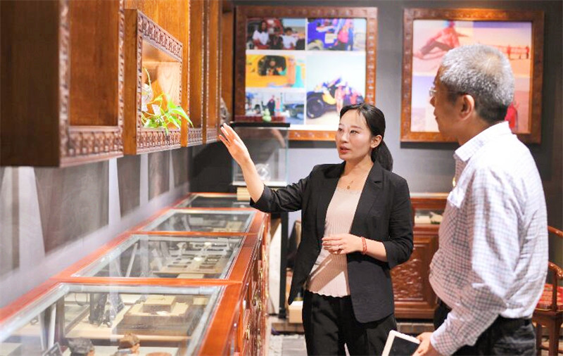 陨石为什么如此昂贵90后幸运儿杨可欣5年捡400公斤陨石