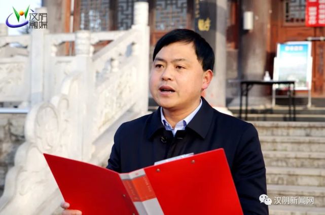 县委宣传部常务副部长张显斌主持开机仪式,县委常委,统战部部长李长国