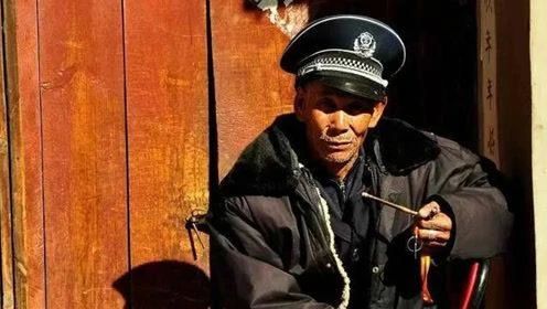 为什么小区都爱用大爷当门卫,原来还是有很多好处的