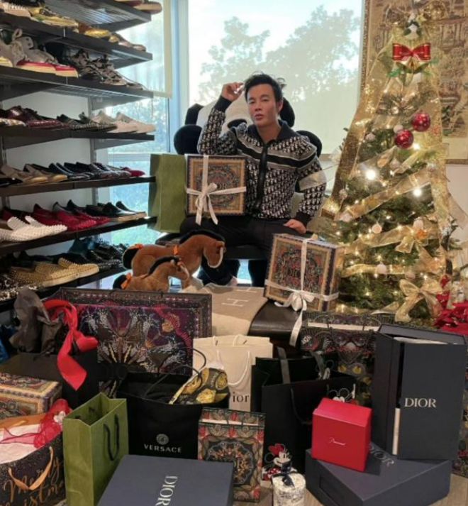 最受新加坡观众瞩目的是节目中唯一的新加坡人,31岁富二代林凯俊(kane