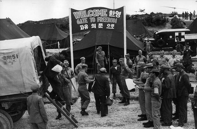 1962年中印边境战争,获胜后中国主动后撤,这是为何呢?_腾讯新闻