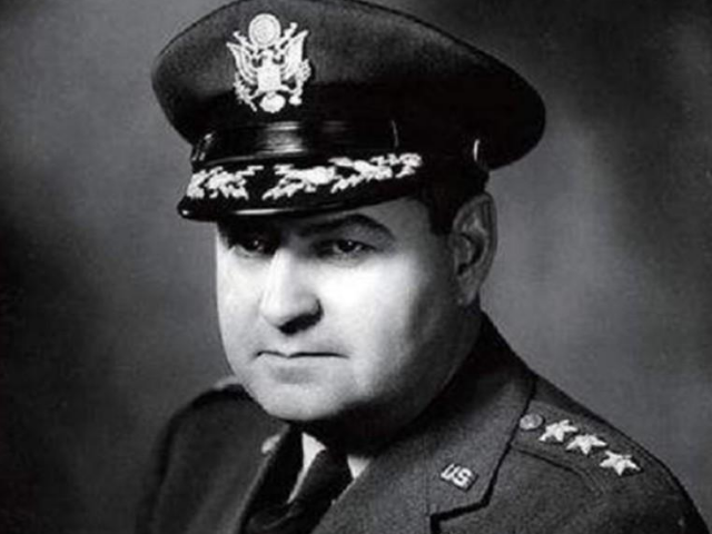 一夜造成20万伤亡的李梅火攻,烧了半个东京,为何盟军却放弃了?