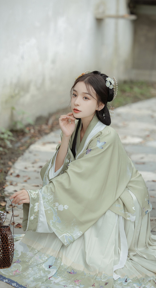 让人心疼的妹妹，，，，，，云云优异却放弃学业照顾家人，，，，，，一定会好起来的！