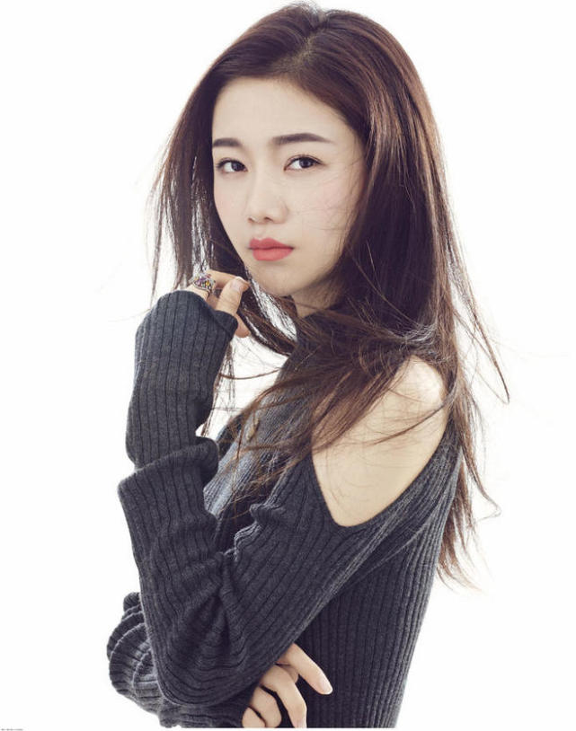 "最美举牌女生"陈娅安,清新甜美,人称"小汤唯"