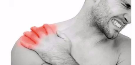 肺癌|40岁男子戒烟一年后查出肺癌离世，医生：这3处“疼”要当心