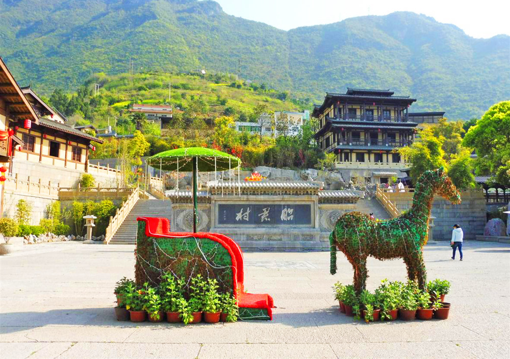 湖北省宜昌市兴山县高阳镇,湖北宜昌兴山县:毗邻神农架林区,拥有高铁