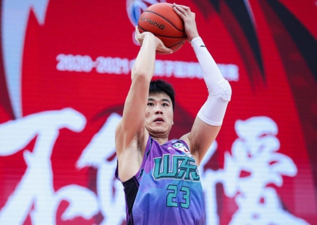 什么规定?贾诚出席新闻发布会遭质疑,巩晓彬怒怼cba工作人员