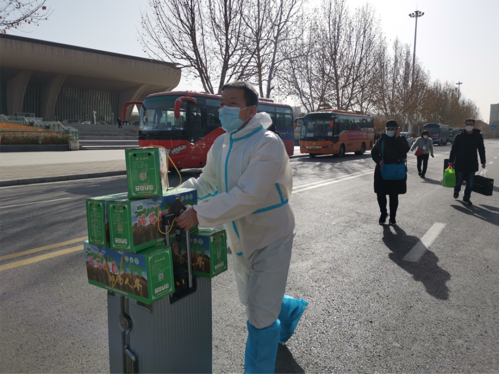 石家庄火车站春运第1天谢谢一路顺风欢迎我们接你回家