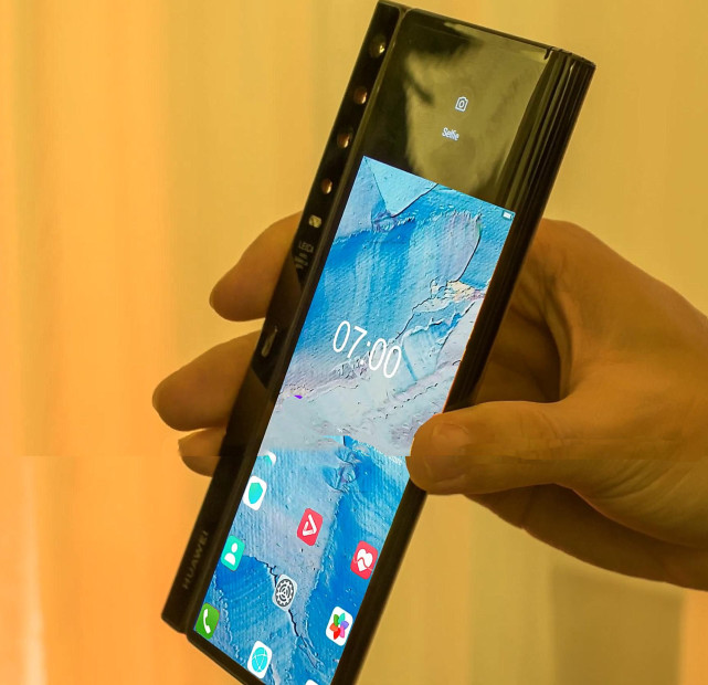 华为matex2折叠概念机:超大屏幕配麒麟9000,华为将豪横到底