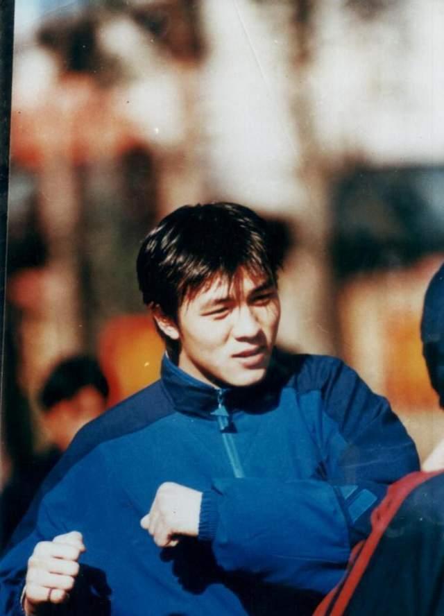 自从大张玉宁之后,中国足球很难再出颜值球技俱佳的偶像级球员.