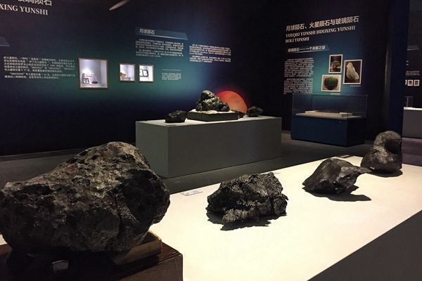 杨可欣陨石博物馆图片