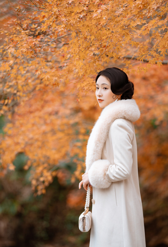 优雅女士怎么拍照,8个拍照姿势教会你,拍照优雅,自然又好看