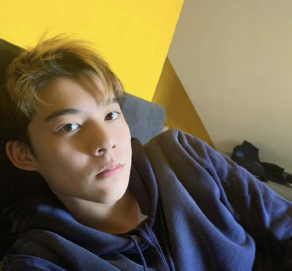 这位足球帅哥酷似陈冠希前国脚李明儿子李嗣镕17岁就帅翻天