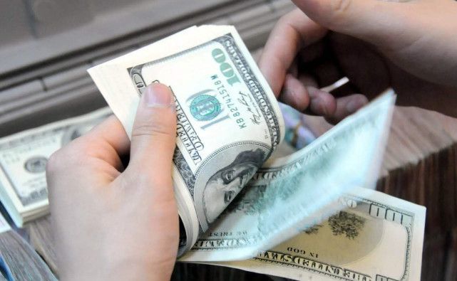 美国历年gdp_中国、美国历年zf支出占GDP比重比较