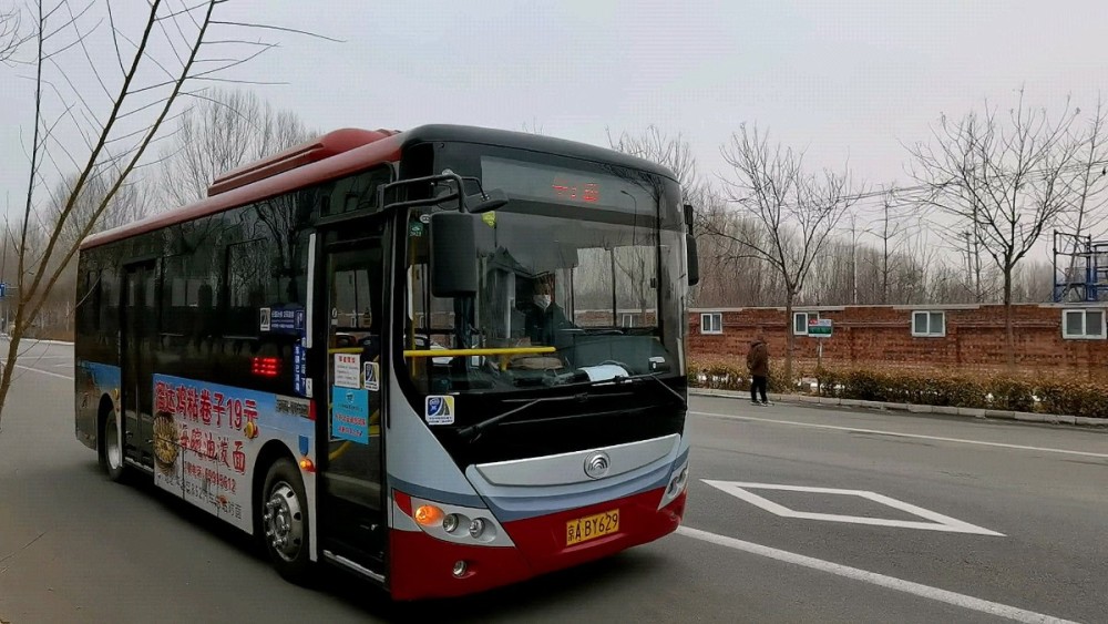 学生和家长有福了这路公交车改线直通校门口啦