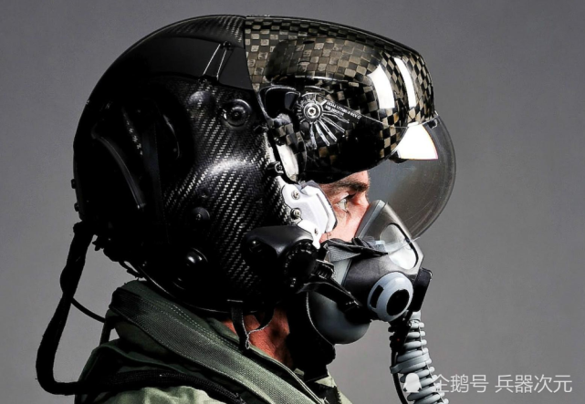 让人意外的是f35的头盔也遭到了飞行员的诟病