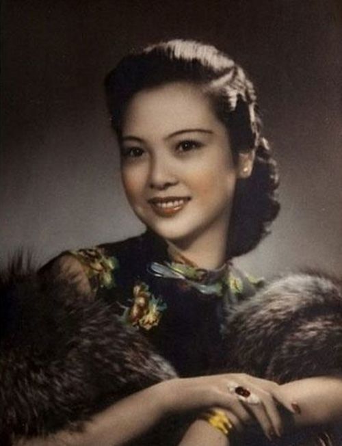 苦等初恋7年初恋却娶了他人她创一风月场所以情敌名字命名