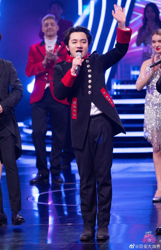 《百变大咖秀》首期内容抢先看 媒体点赞"老带新"亮点不断