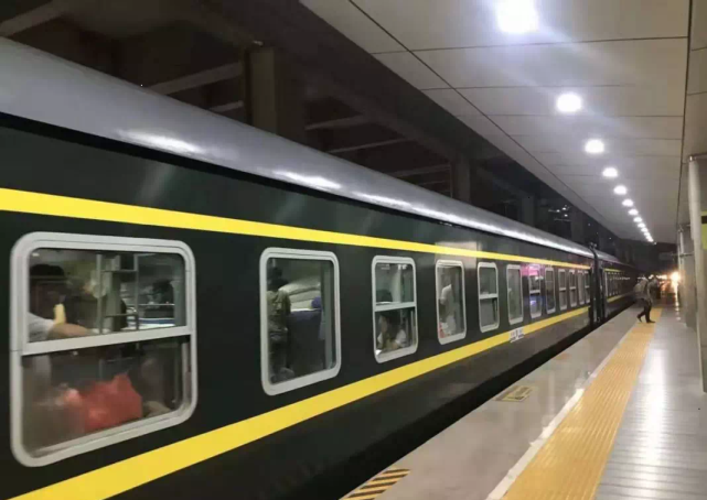 成都西昌加开一对旅客列车目前余票充足