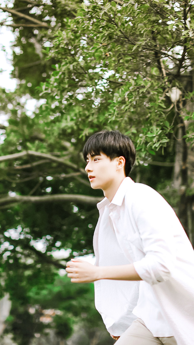 青春校园缺个你【胡一天】