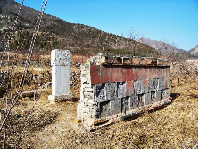 随着时间流逝,朝代的更迭,当初村落的雏形是明朝派往万娘坟看守的军队