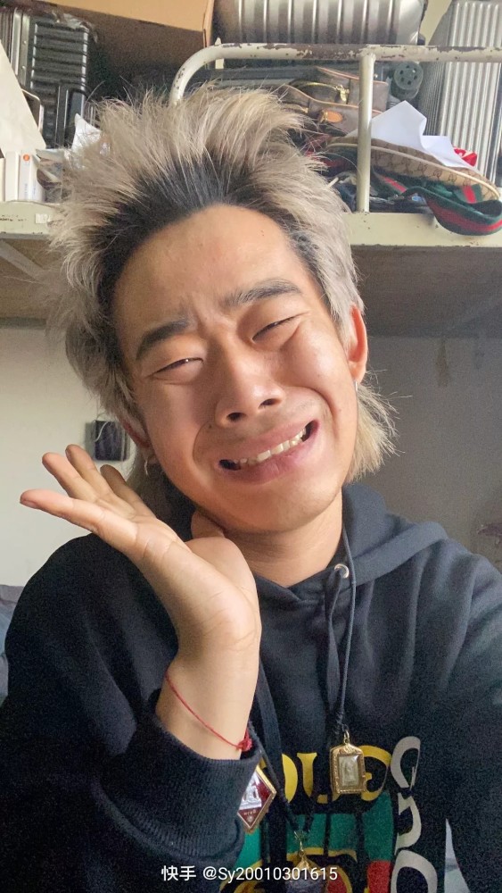 19岁吃播网红孙艺轩突发脑溢血去世,为了走红,一顿吃三大盆主食.