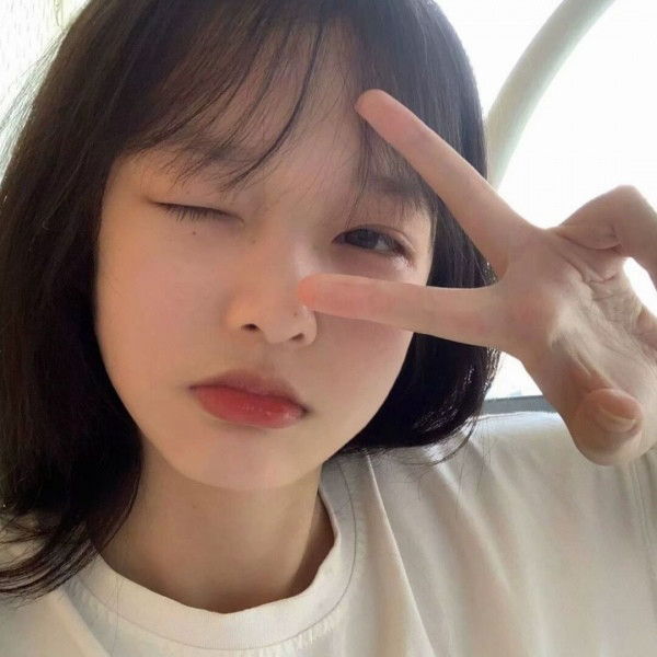 小清新女生头像你是我绕过人间山河才遇到的人间烟火