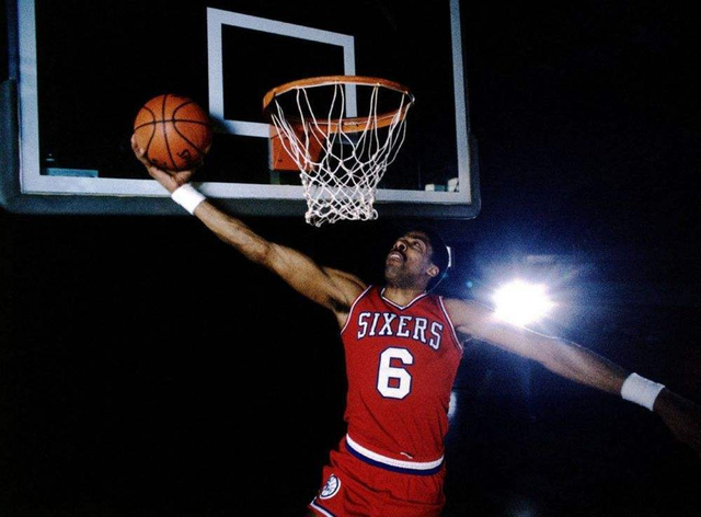 按常规赛mvp和总冠军数量比j博士和库里谁的历史地位高