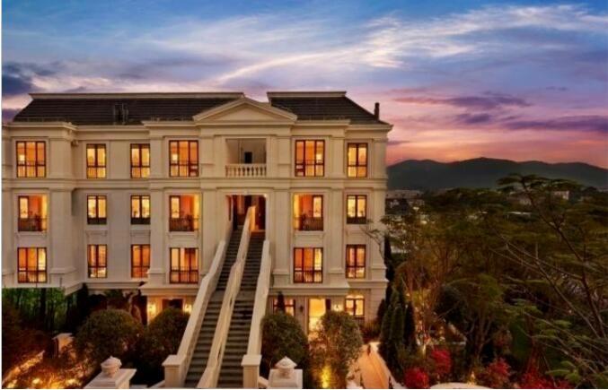 常春藤汲取凡尔赛宫建筑美学,融合中国传统人居精髓,缔造新派法式叠墅