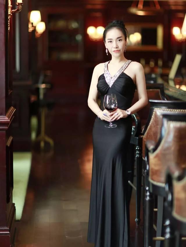 李亚倩虽然是富二代,但对自己要求很严格.