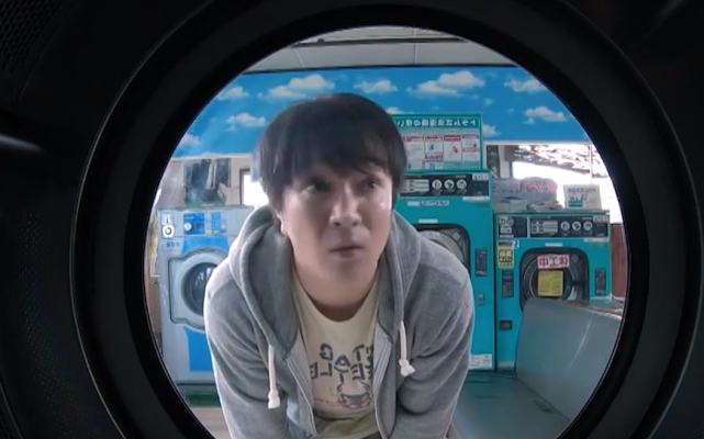 奇幻电影男子发现一台许愿洗衣机利用它能变出许多美女