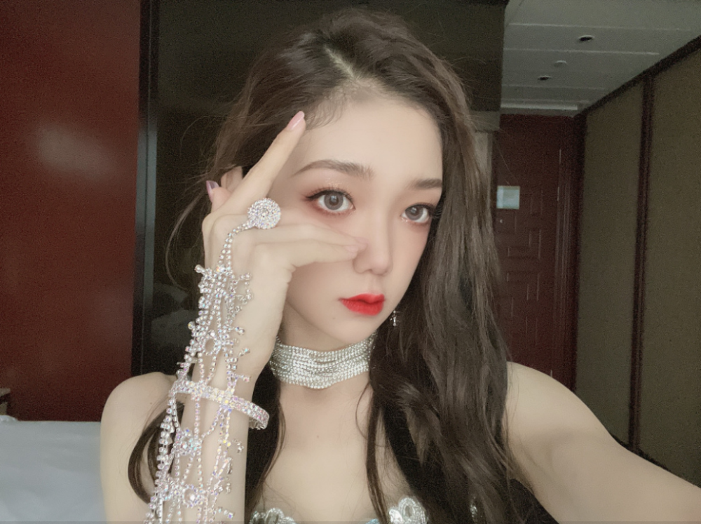 选秀c位出道明星:蔡徐坤天花板,孟美岐成绩佳,他们仍是素人