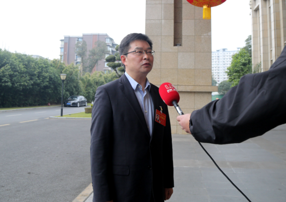两会声音丨如何融圈促发展泸州代表团省人大代表提出了这些建议