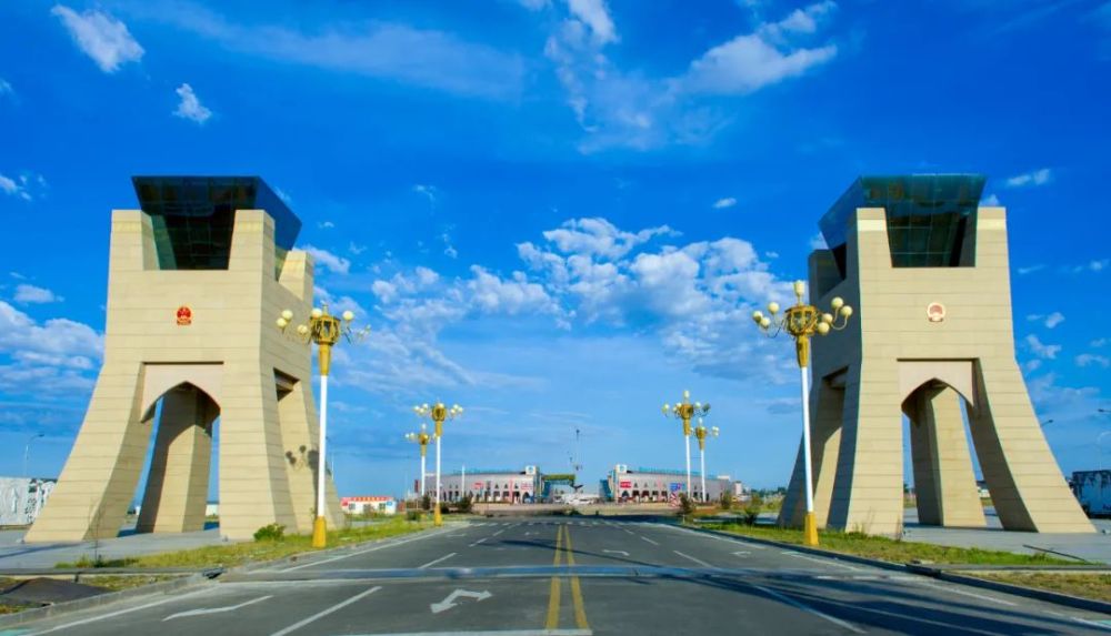 景区目前,霍尔果斯市有4a级景区1家(霍尔果斯中哈国际文化旅游区),3a